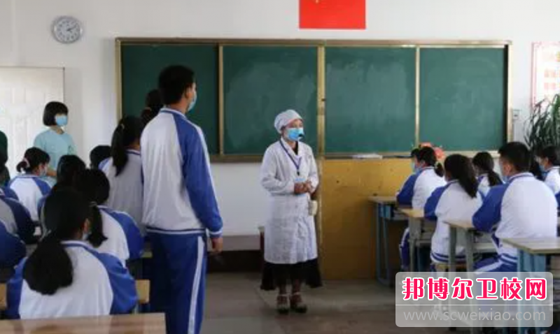 云南2023年初中生女生讀什么護理學校好